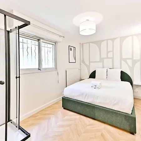 Spacieux Et Paisible 19eme - Ii 아파트