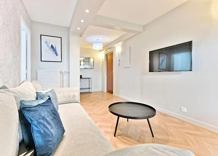 아파트 Spacieux Et Paisible 19eme - Ii