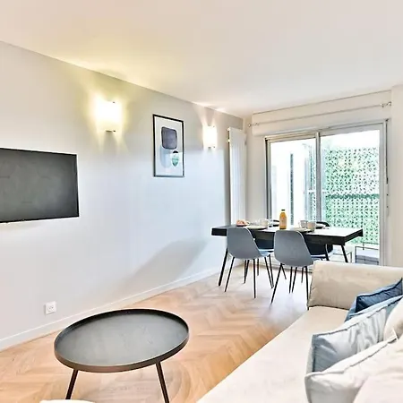 Apartment Spacieux Et Paisible 19eme - Ii